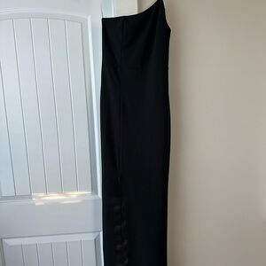 Lulu's Classic Black Dress